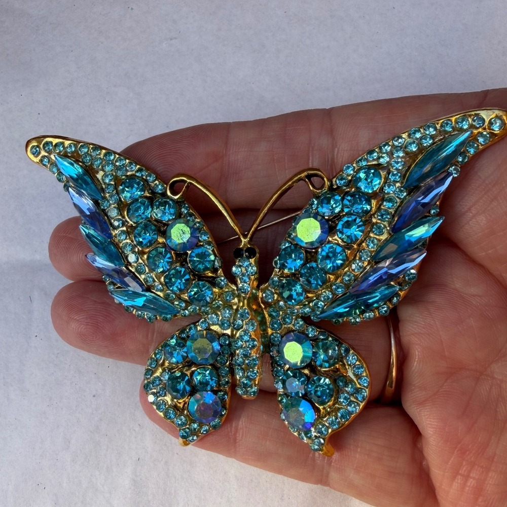 Vintage Unsigned Regency Style Rhinestone Butterfly Brooch Pin Blue Gold Tone L - Picture 2 of 8